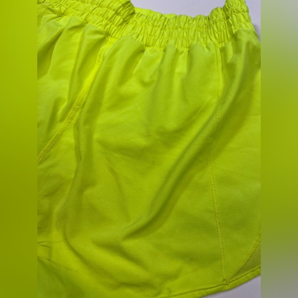 Lululemon Hotty Hot Shorts 4” High Rise Highlighter Yellow Women’s Size 6 - Picture 7 of 12